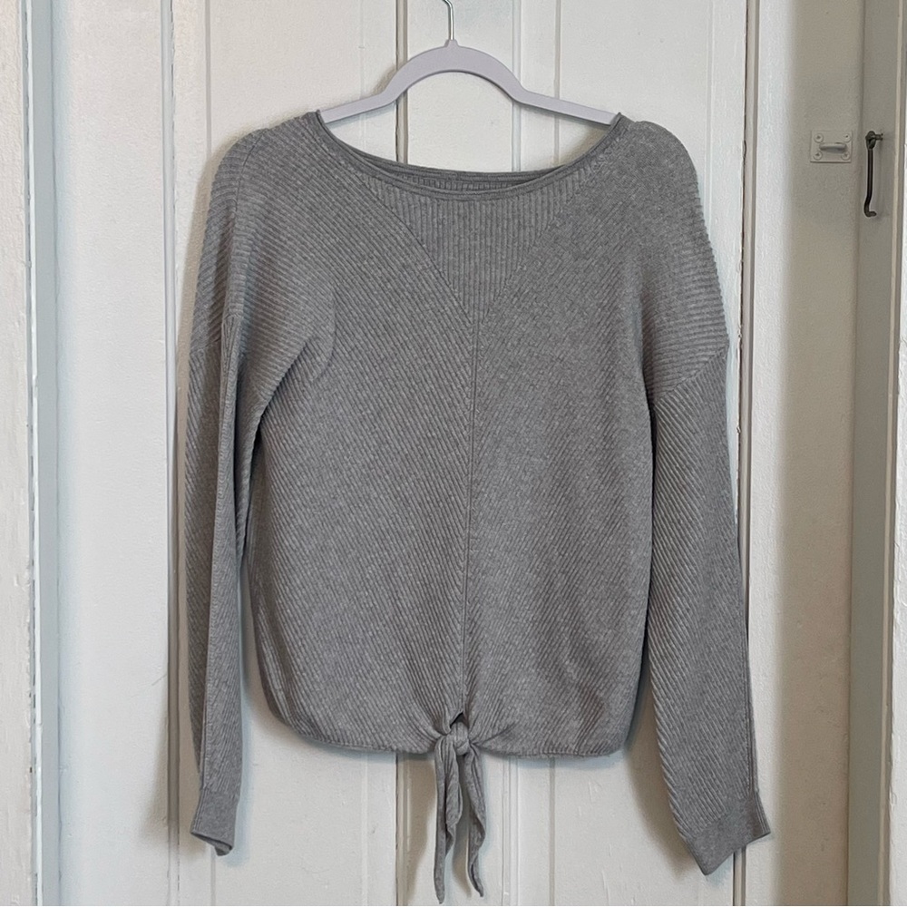 LUCKY BRAND Sweater Women’s size Medium knotted at waist Knit Pullover Gray